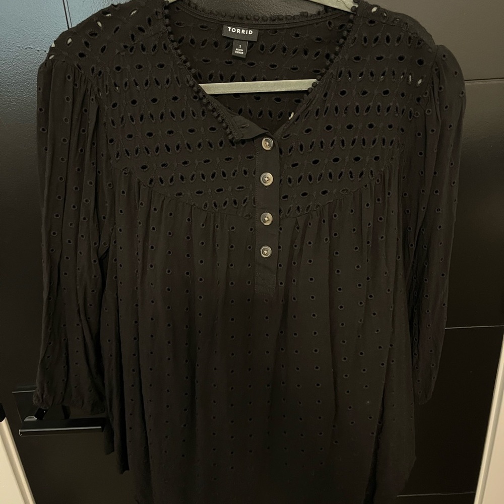 Torrid blouse - Picture 2 of 2